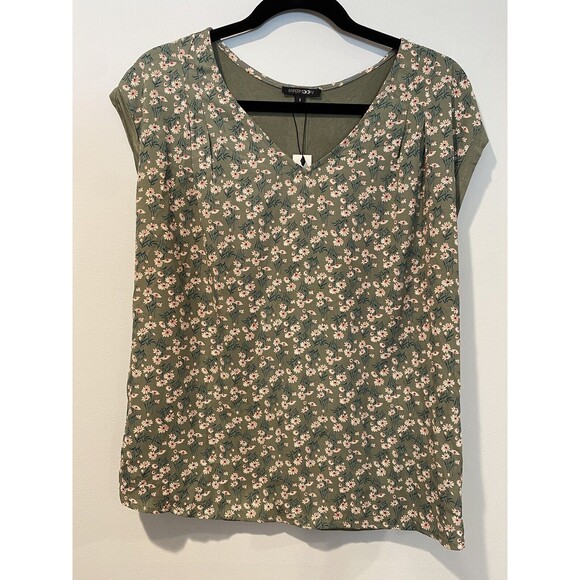 NEW Stitch Fix Top Women Small Green Floral Travel Vacation Lightweight Stretch - Picture 1 of 6